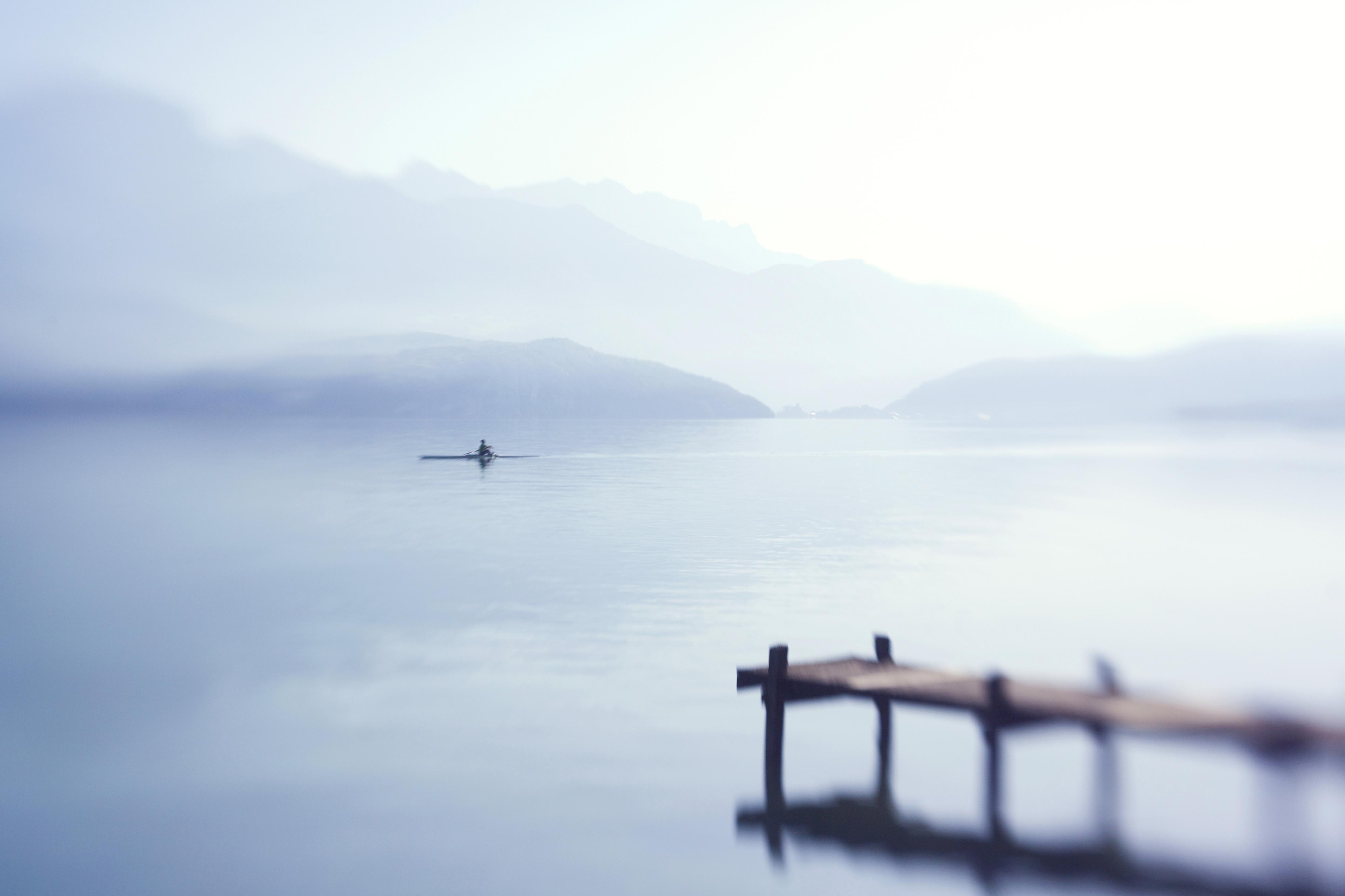 Skiff in the morning - Édition Limitée par Christelle Calmettes - Galerie 361