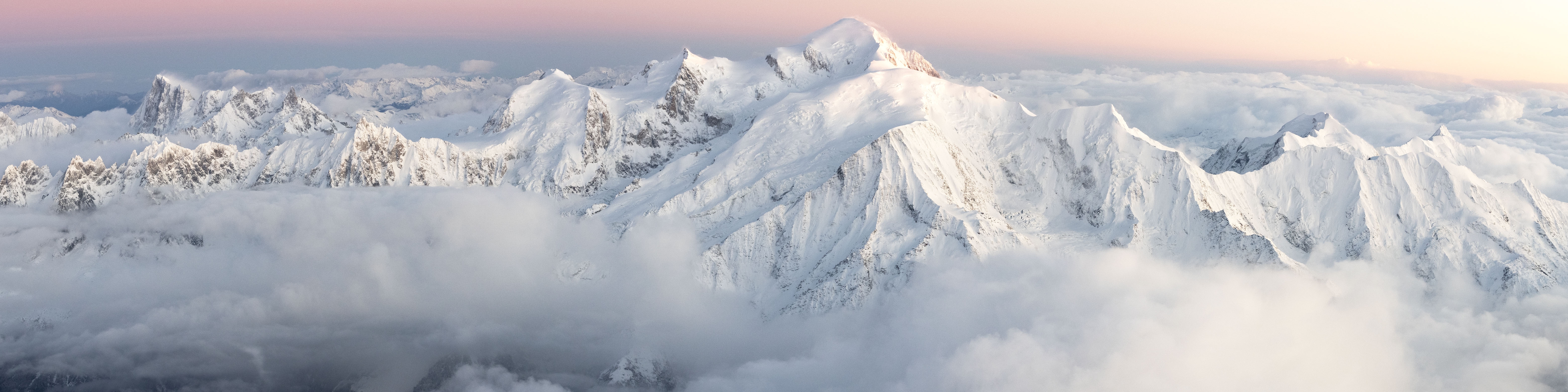 Coucher de soleil sur le Massif du Mont-Blanc par Guillaume Sévar