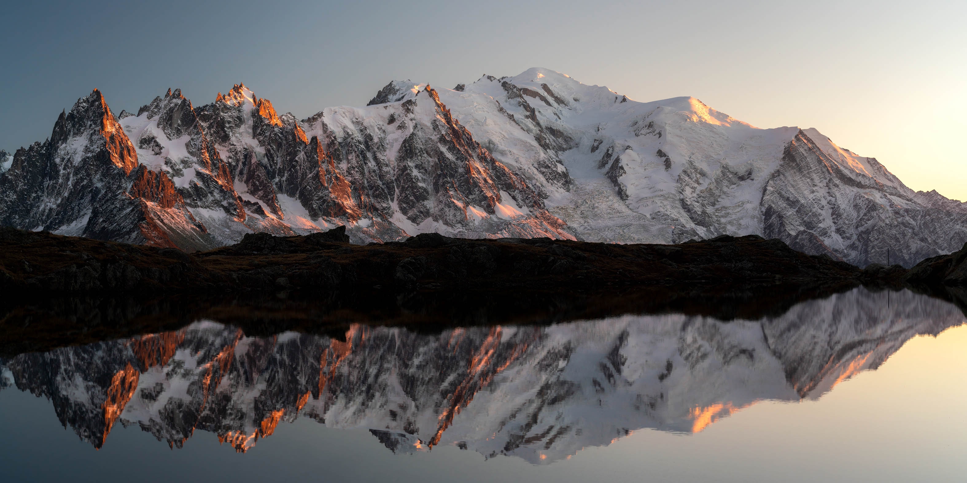 Mont-Blanc au coucher de soleil par Anthony Chenot - Galerie 361