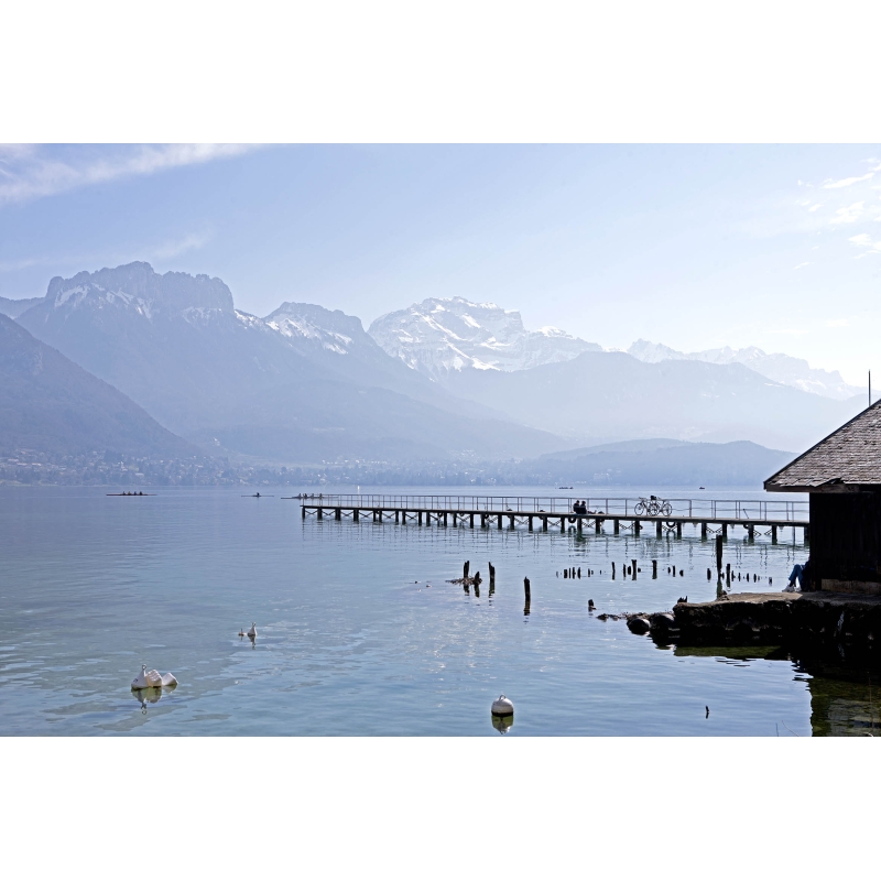 Cabane au bord du lac d'Annecy - Sévrier par William Pestrimaux