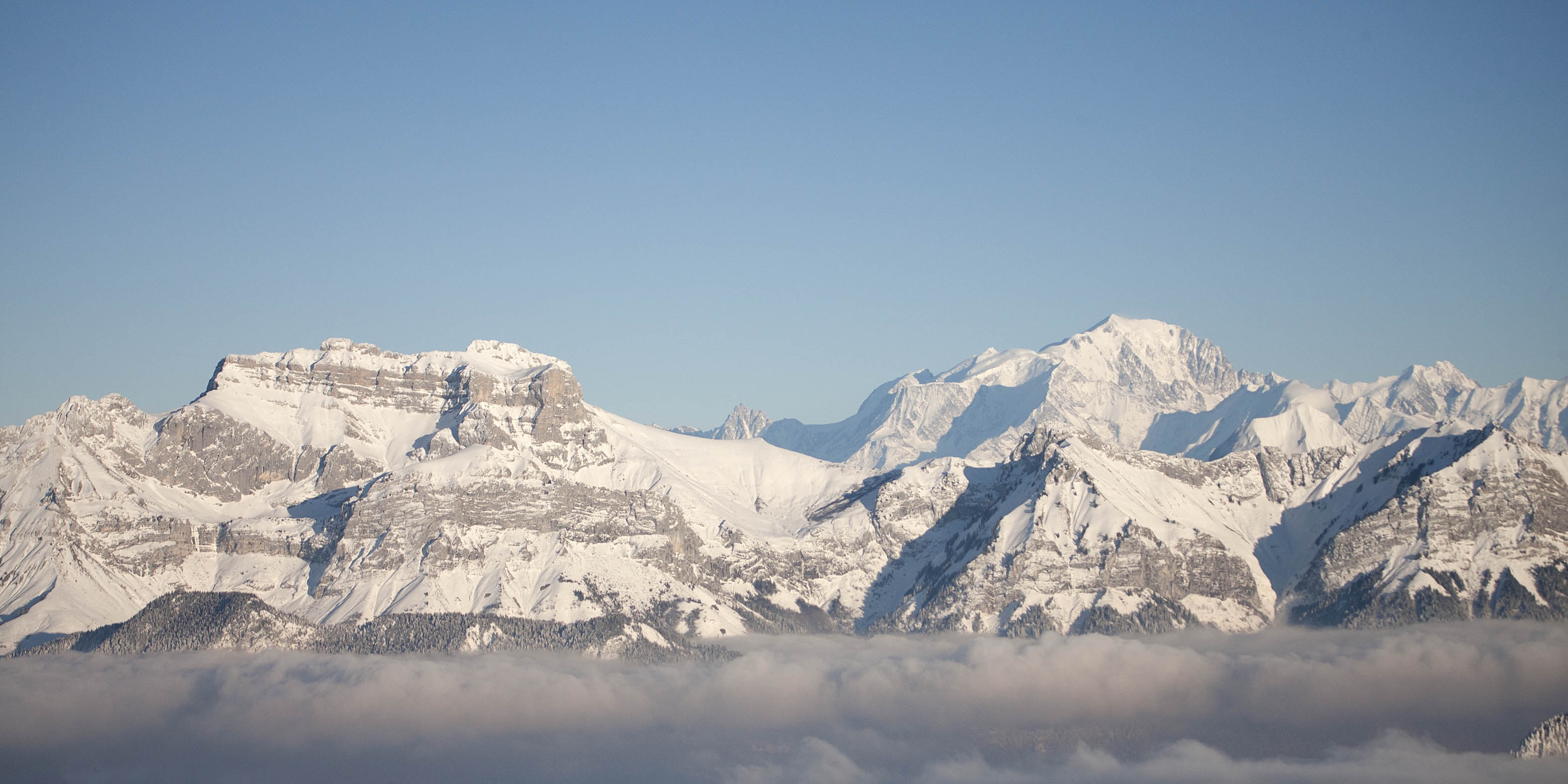 La Tournette au-dessus des nuages par William Pestrimaux
