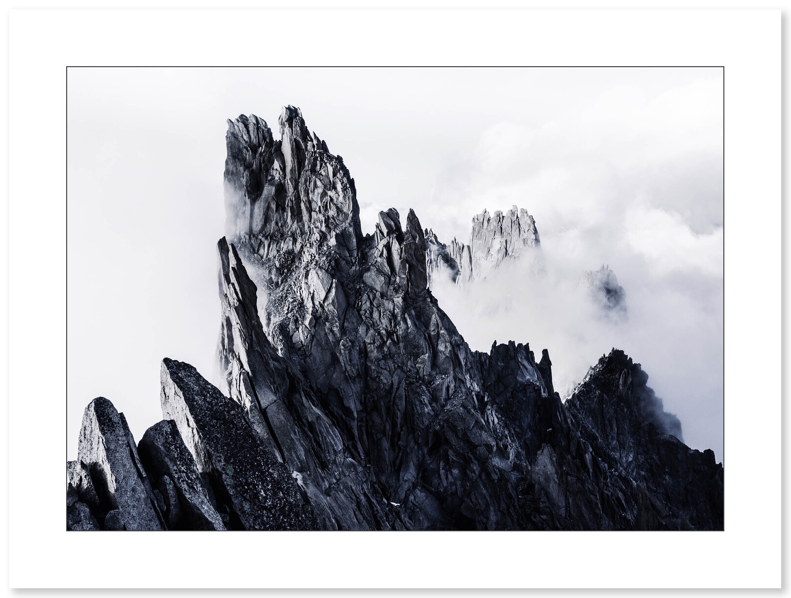 L'Aiguille de Blaitière dans la brume par Marc Daviet - Galerie 361