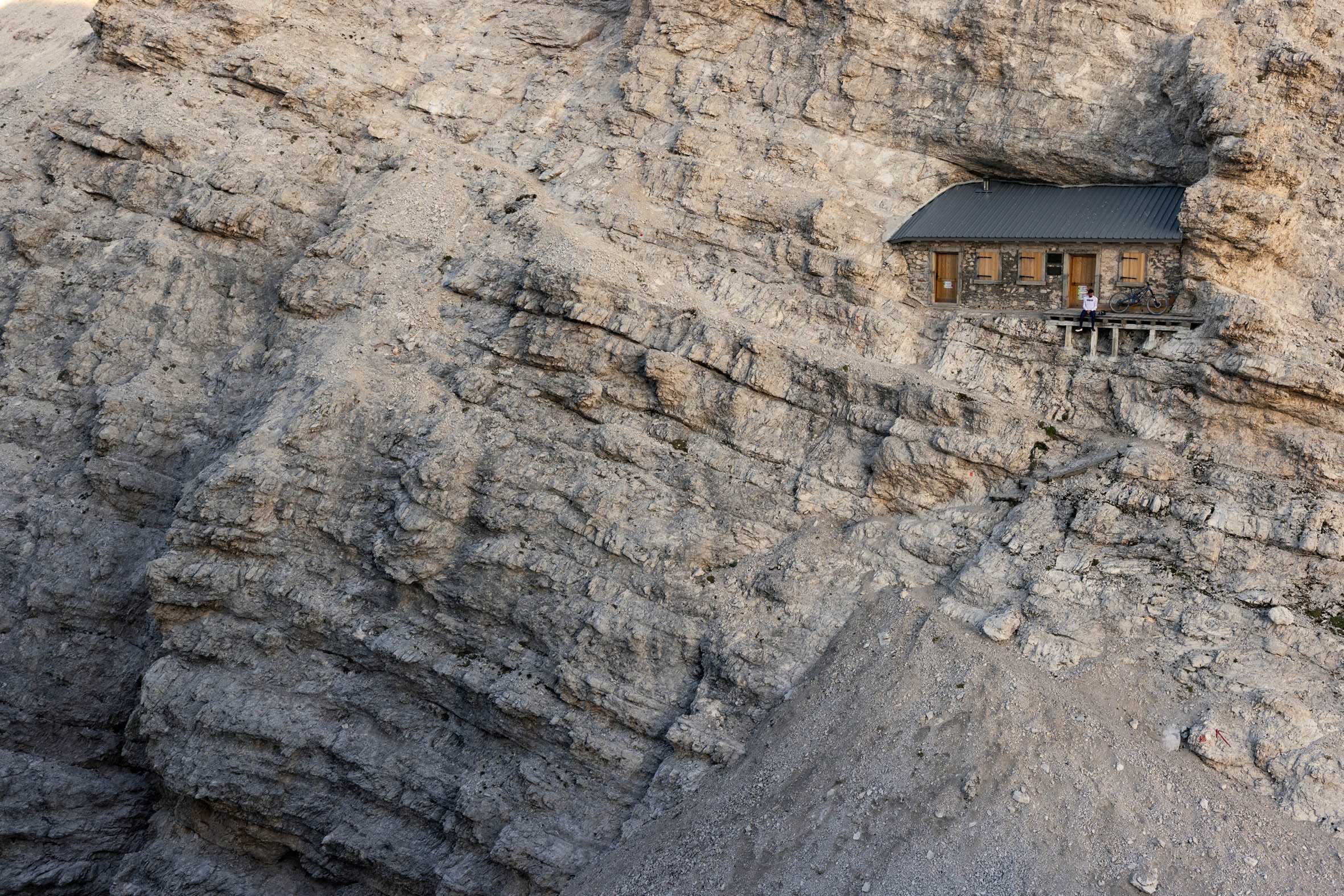 Photo Refuge ancré - Dolomites par Pierre Vieira - Galerie 361