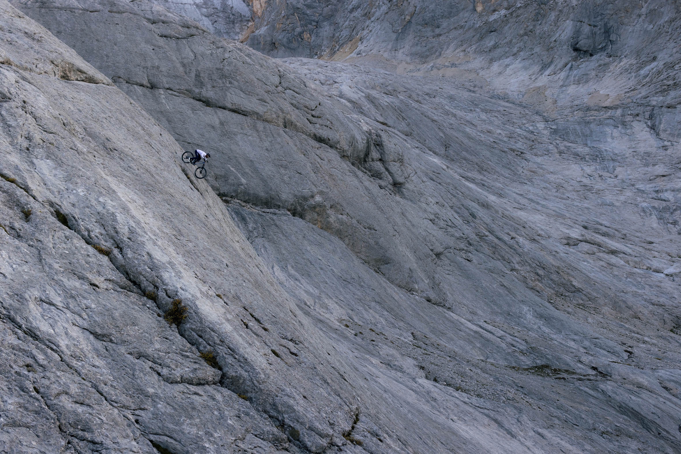 Dalle rocheuse de la Marmolada - Dolomites Kilian Bron