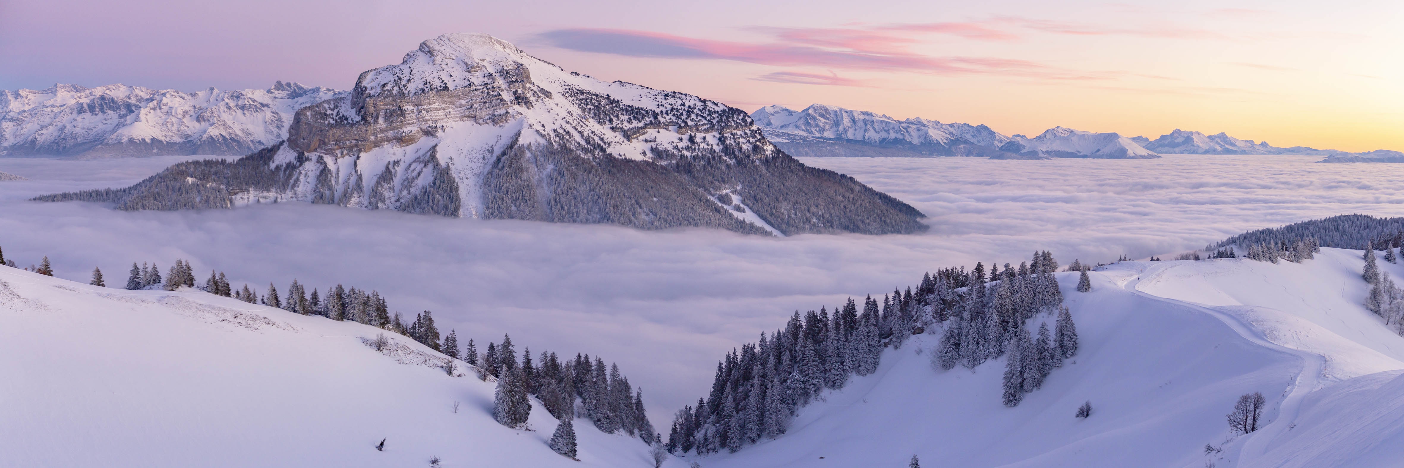Chamechaude depuis le Charmant Som dans le massif de la Chartreuse