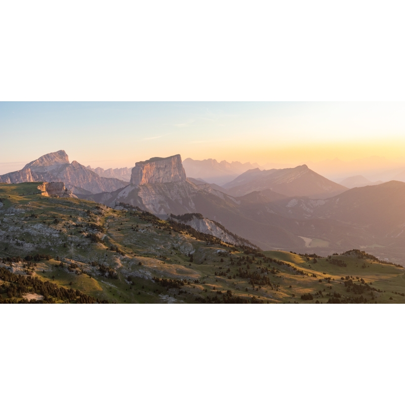 Le Mont-Aiguille depuis la Montagnette un matin d’été - Nicolas Ougier