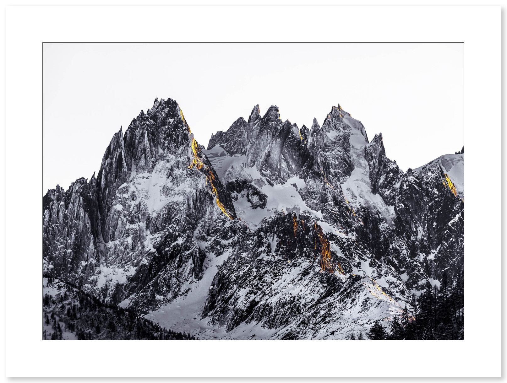 Ligne de lumière sur les Aiguilles de Chamonix