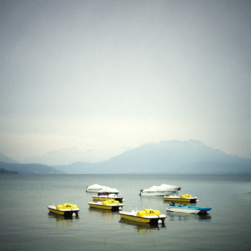 Pédalo sur le lac d'Annecy par Christelle Calmettes - Galerie 361