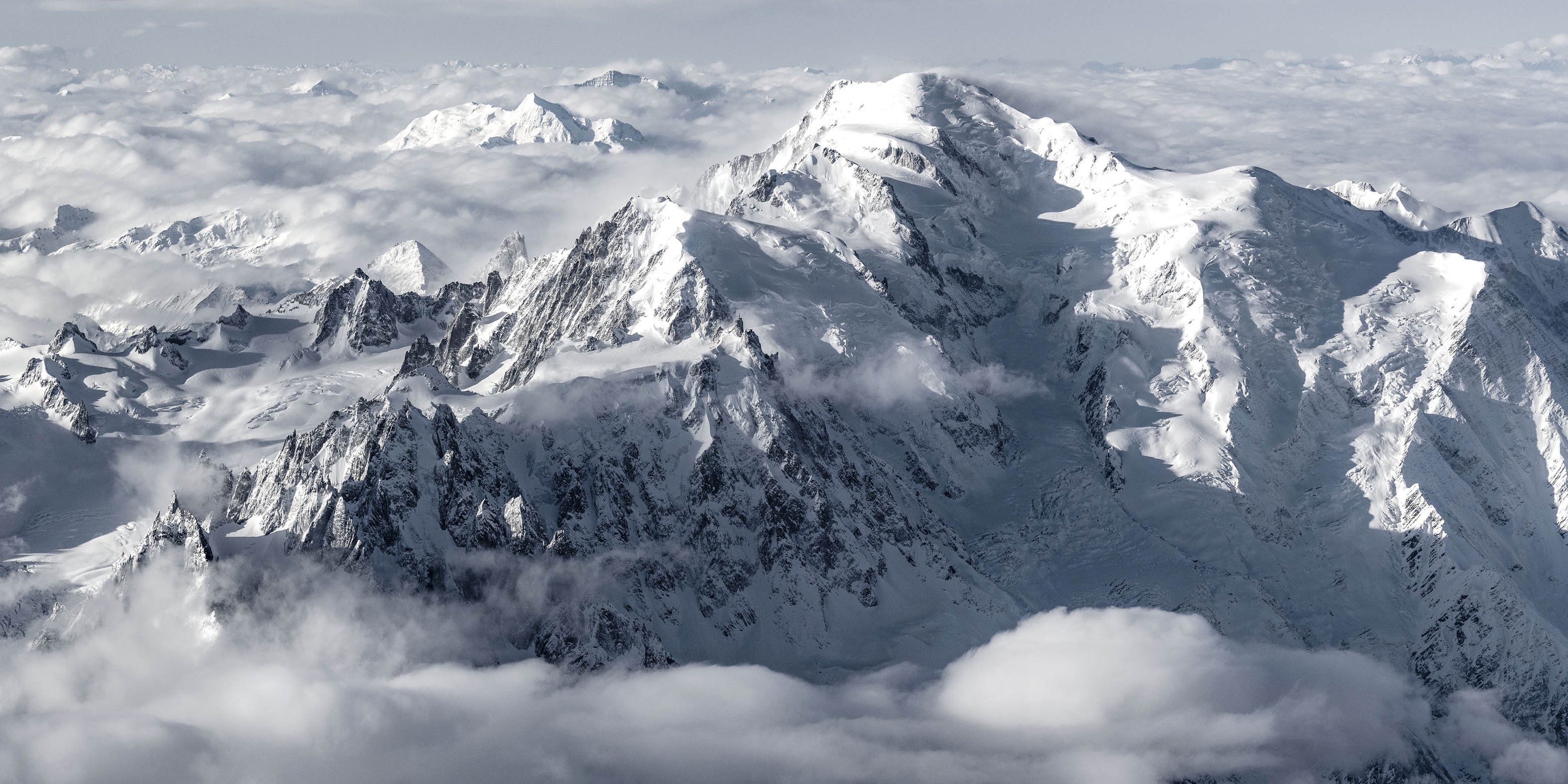 Vue aérienne du Mont-Blanc par Guillaume Sévar - Galerie 361
