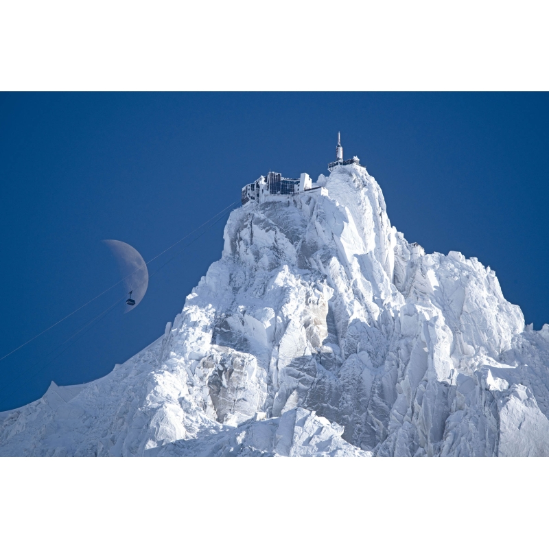 Lune près de l'Aiguille du Midi de Guillaume Sévar - Galerie 361