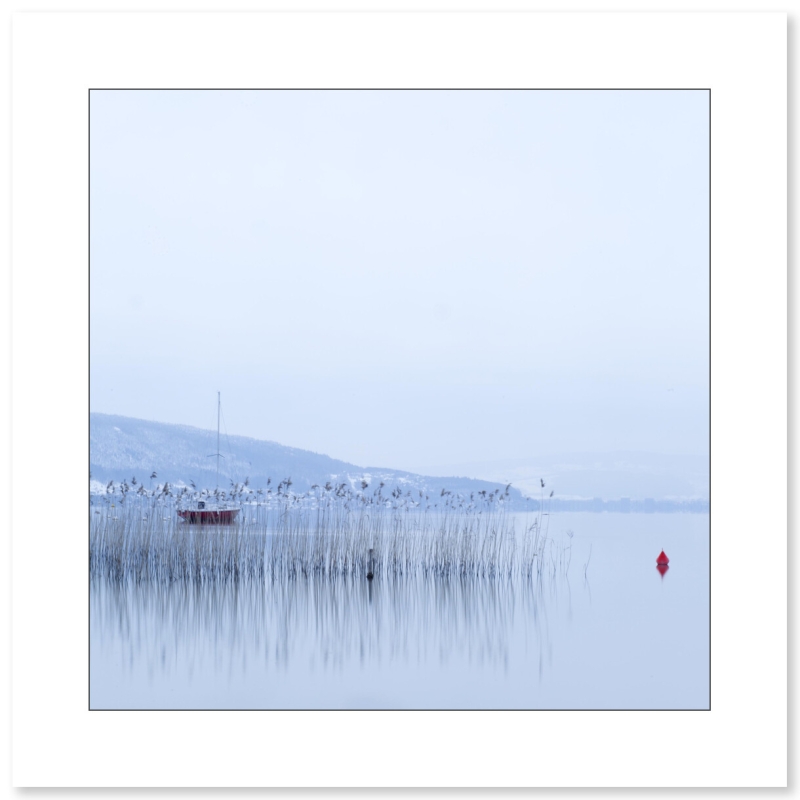 Le bateau rouge et la bouée par Christelle Calmettes - Galerie 361