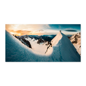 Passage de la demi-lune lors de l’ascension de l’arête Kuffner qui mène au sommet du Mont Maudit – Massif du Mont-Blanc